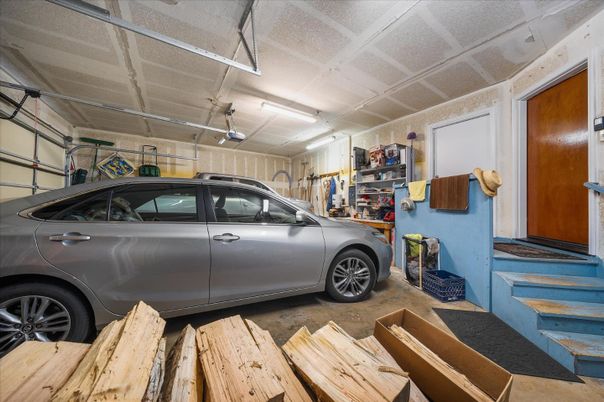 Garage, Interior