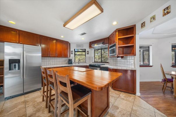 Dining room, Interior, Kitchen, Recessed Lighting, Stainless Steel Appliances