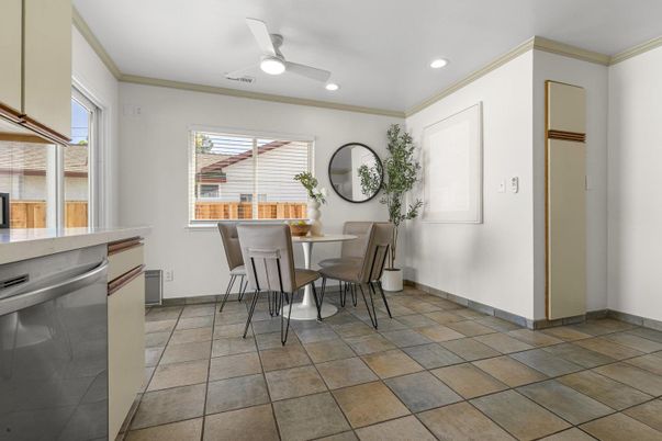 Dining room, Interior, Recessed Lighting