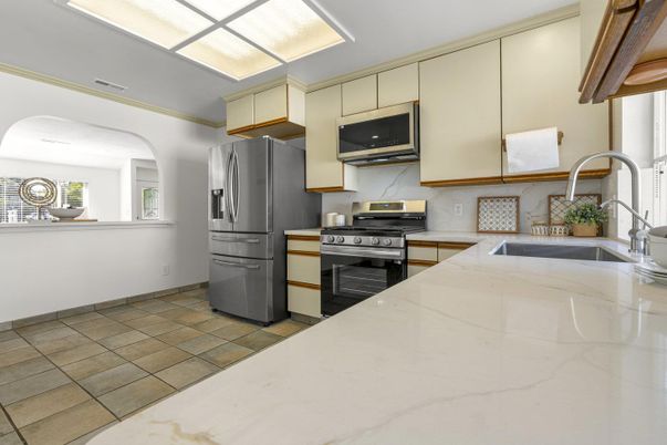 Interior, Kitchen, Stainless Steel Appliances