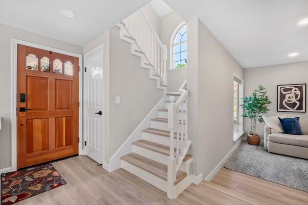 Interior, Recessed Lighting, Wood Texture Flooring