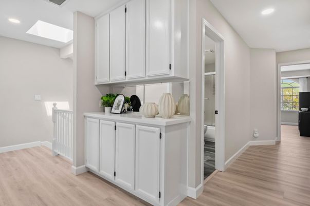 Interior, Recessed Lighting, Wood Texture Flooring