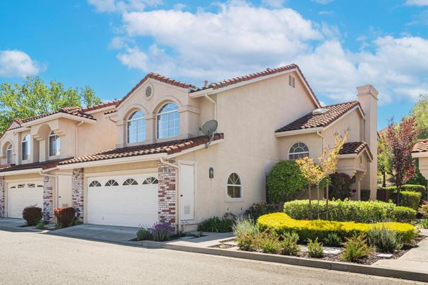 Attached, Exterior, Facade, Mediterranean