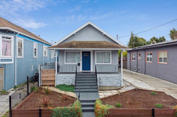 Exterior, Facade, American Craftsman