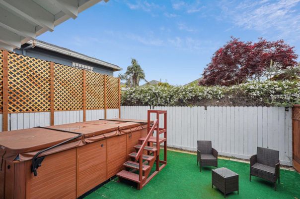 Exterior, Hot Tub