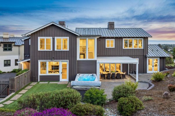 Exterior, Facade, Farmhouse