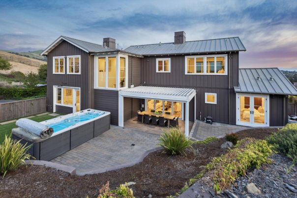 Exterior, Hot Tub
