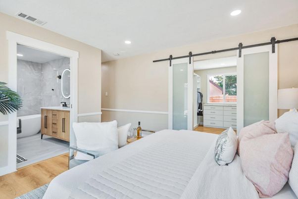 Chandelier, Interior, Kitchen, Recessed Lighting, Stainless Steel Appliances, Wood Texture Flooring