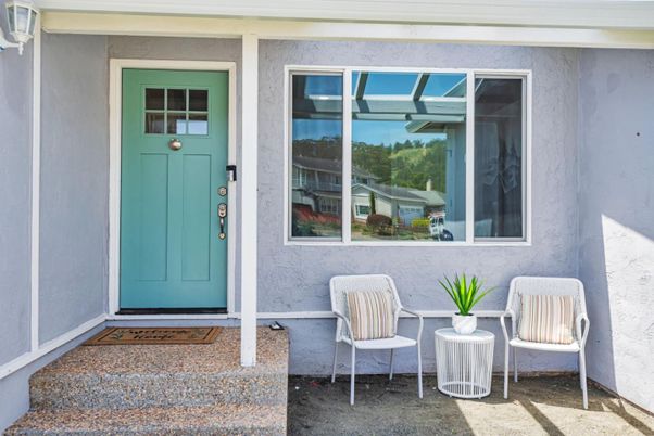 Attached, Exterior, Facade, Ranch