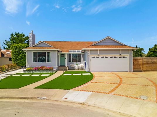 Attached, Exterior, Facade, Ranch