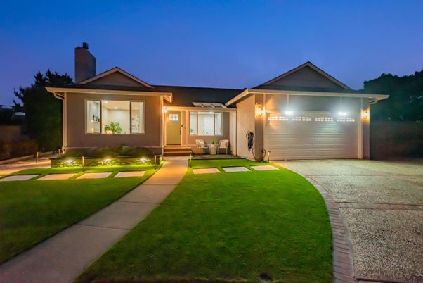 Attached, Exterior, Facade, Ranch