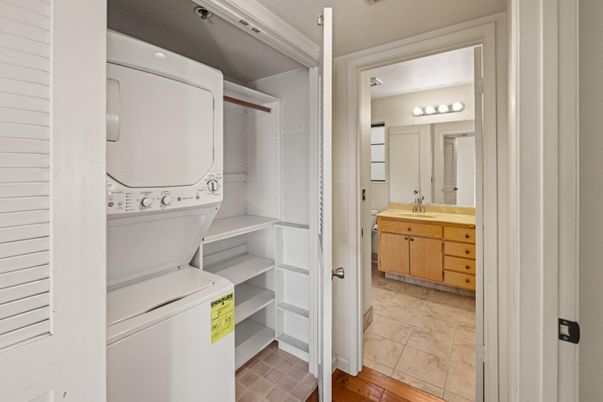 Bathroom, Interior, Utility Closets, Washer, Wood Texture Flooring