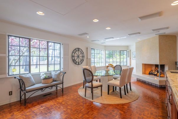 Dining room, Fireplace, Interior, Recessed Lighting, Wood Texture Flooring