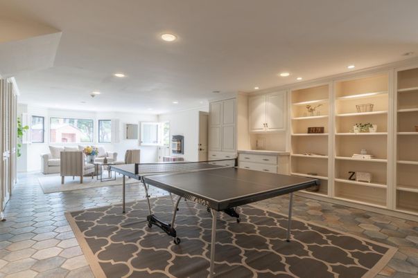 Game Room, Interior, Recessed Lighting