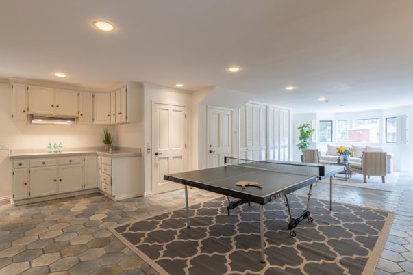 Game Room, Interior, Recessed Lighting