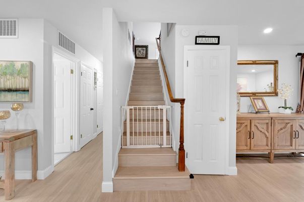 Interior, Recessed Lighting, Wood Texture Flooring