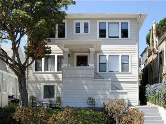 Exterior, Facade, American Foursquare