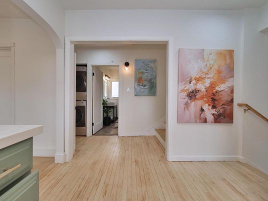 Interior, Utility Closets, Washer, Wood Texture Flooring