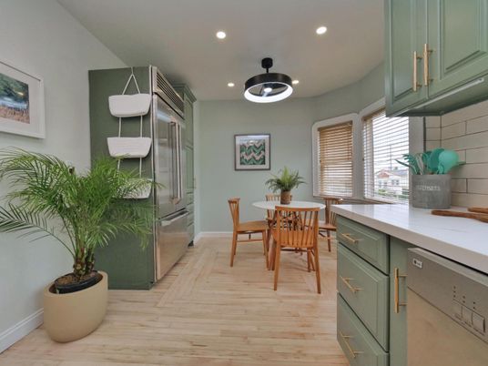 Dining room, Interior, Kitchen, Pendant Lights, Recessed Lighting, Stainless Steel Appliances, Wood Texture Flooring