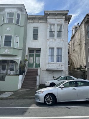 Exterior, Facade, Rowhouse