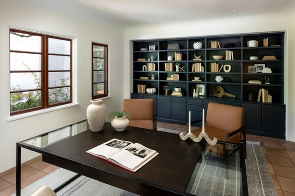 Home Office, Interior
