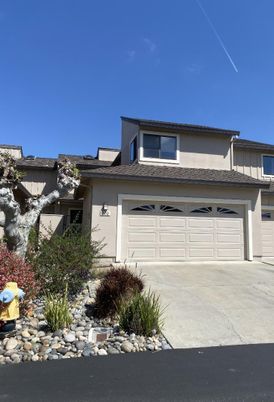Attached, Exterior, Facade, Modern