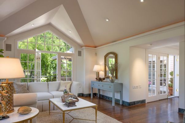 Interior, Living room, Recessed Lighting, Wood Texture Flooring