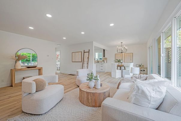 Chandelier, Dining room, Interior, Living room, Recessed Lighting, Wood Texture Flooring
