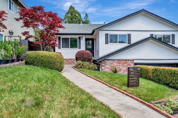 Exterior, Facade, Brick Facade, Ranch