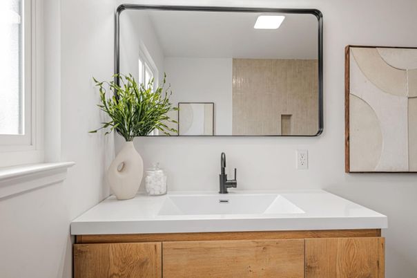 Bathroom, Dual Sink Vanities, Interior