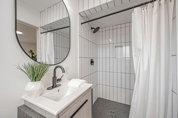 Bathroom, Interior, Recessed Lighting