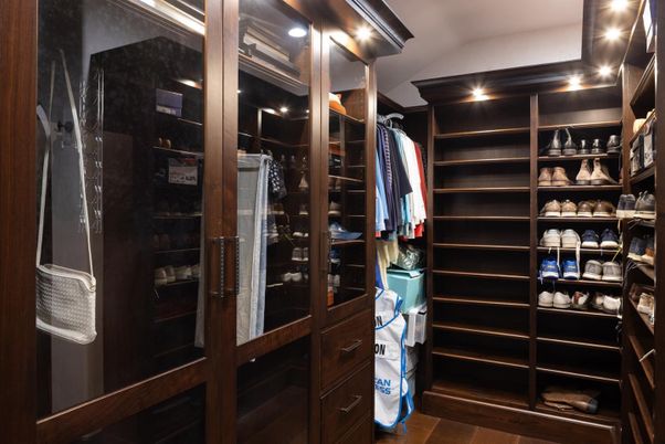 Interior, Walk-in Closets, Wood Texture Flooring