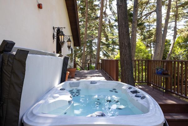 Exterior, Hot Tub