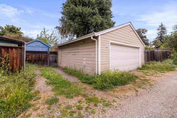 Detached Garage, Exterior