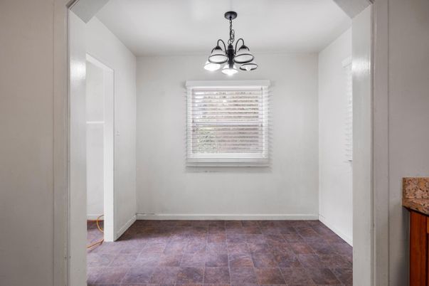 Chandelier, Empty room, Interior, Pendant Lights
