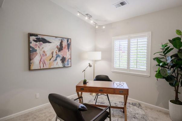 Home Office, Interior