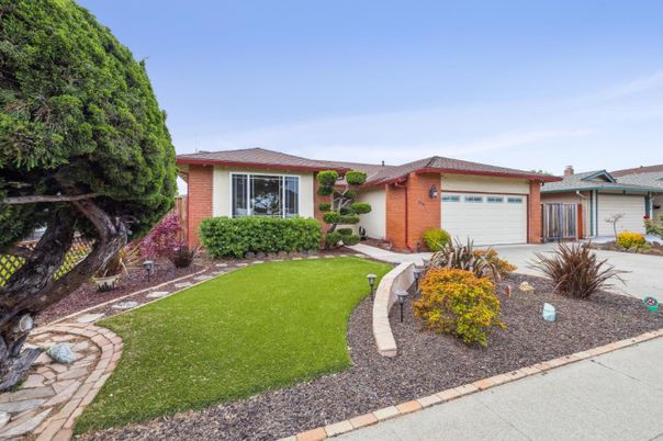 Attached, Backyard, Exterior, Facade, Brick Facade, Ranch