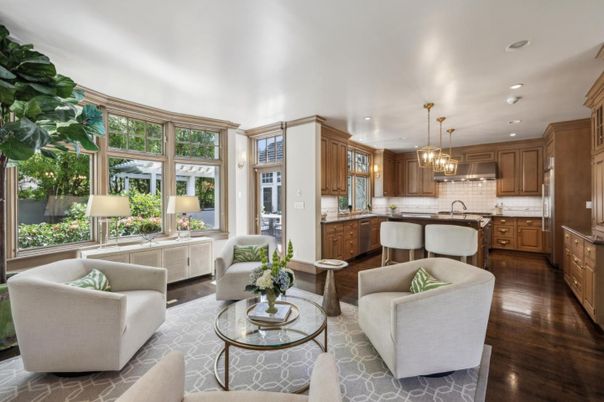 Chandelier, Interior, Kitchen, Living room, Pendant Lights, Recessed Lighting, Wood Texture Flooring