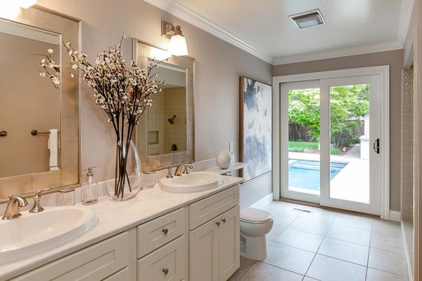 Bathroom, Dual Sink Vanities, Interior