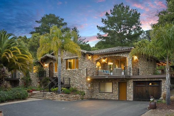 Attached, Exterior, Facade, Mediterranean