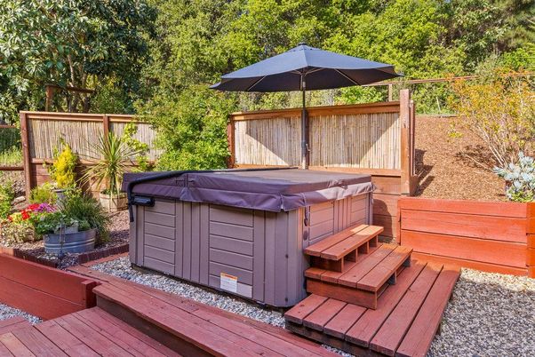 Exterior, Hot Tub