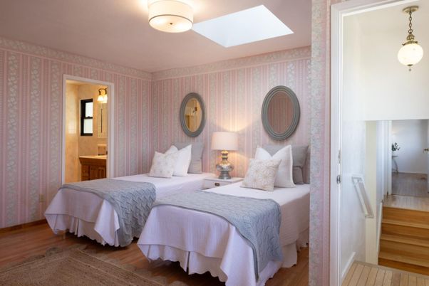 Bedroom, Interior, Pendant Lights, Wood Texture Flooring