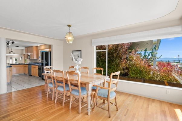 Dining room, Interior, Kitchen, Pendant Lights, Wood Texture Flooring