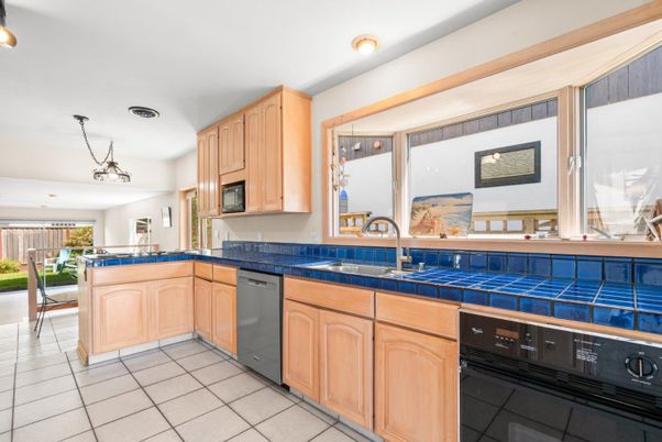 Dining room, Interior, Kitchen, Pendant Lights, Tile Countertops