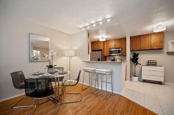 Dining room, Interior, Kitchen, Stainless Steel Appliances, Wood Texture Flooring