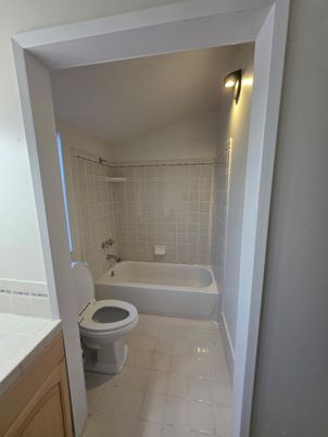 Bathroom, Interior, Tile Countertops