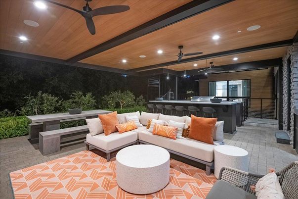 Exterior, Living room, Recessed Lighting