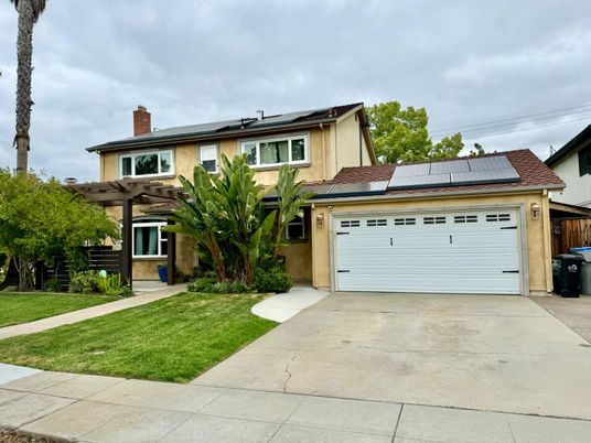 Attached, Exterior, Facade, Solar Panels, Mediterranean