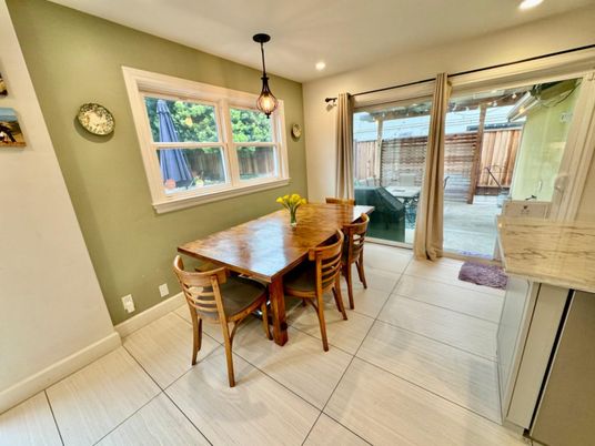Dining room, Interior, Pendant Lights, Recessed Lighting