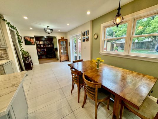 Dining room, Interior, Pendant Lights, Recessed Lighting